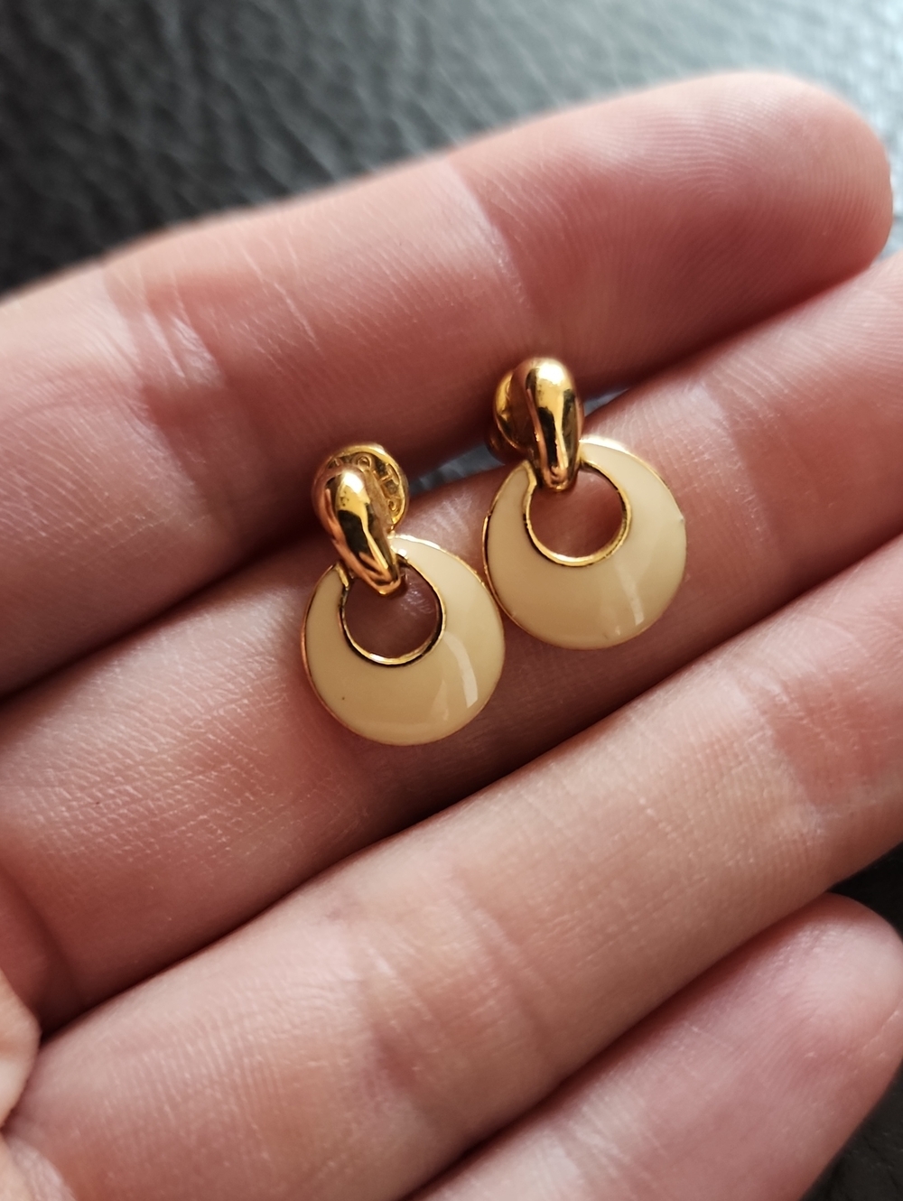 VTG Trifari Gold and Cream Enamel Drop Earrings - Women Jewelry